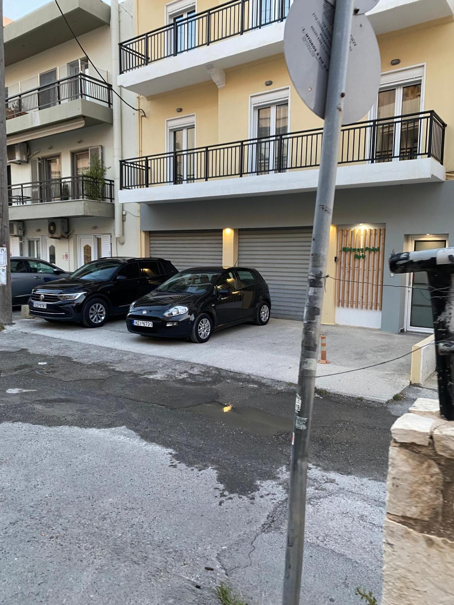 Midway Point Apts Heraklion  Exterior photo